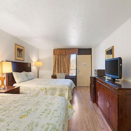 Williamsburg Suites Luaran gambar