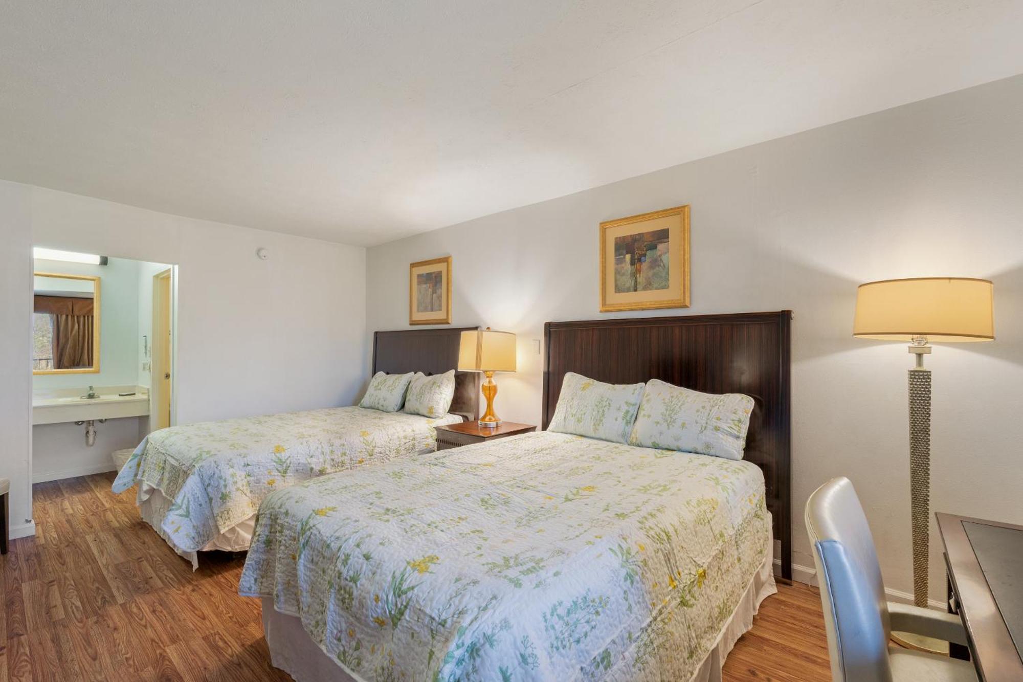 Williamsburg Suites Luaran gambar