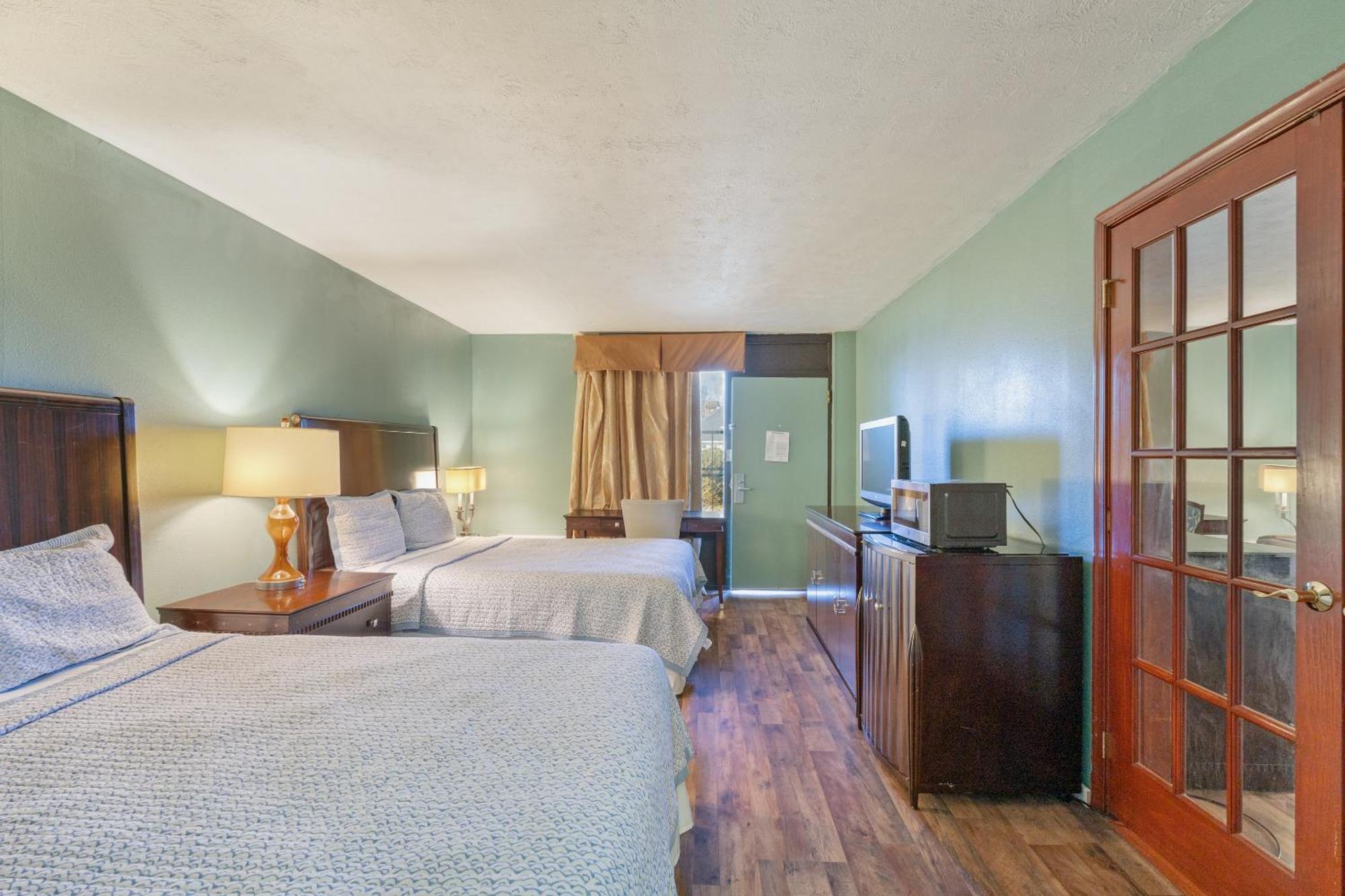 Williamsburg Suites Luaran gambar