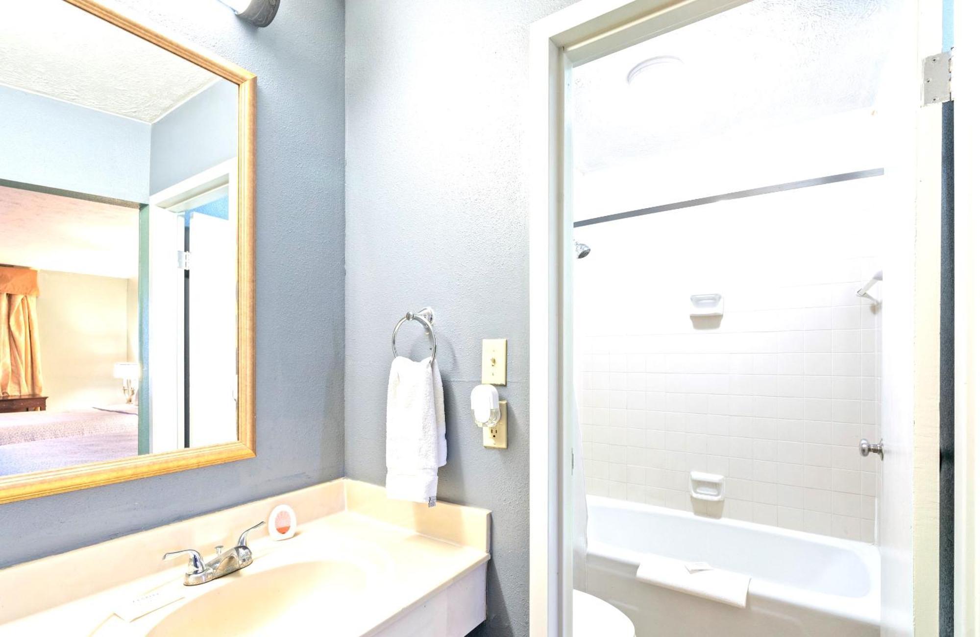 Williamsburg Suites Luaran gambar